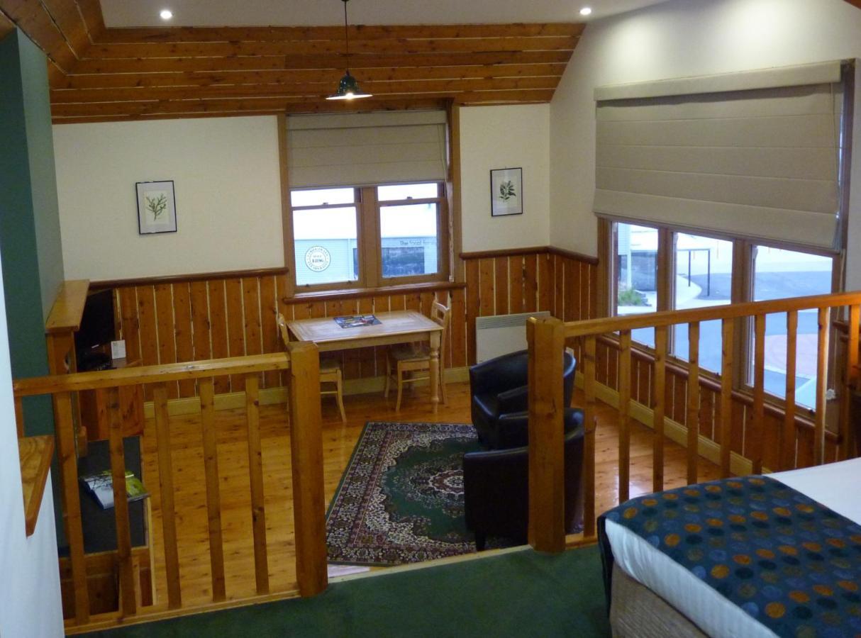Bushman'S At Strahan Aparthotel Kültér fotó