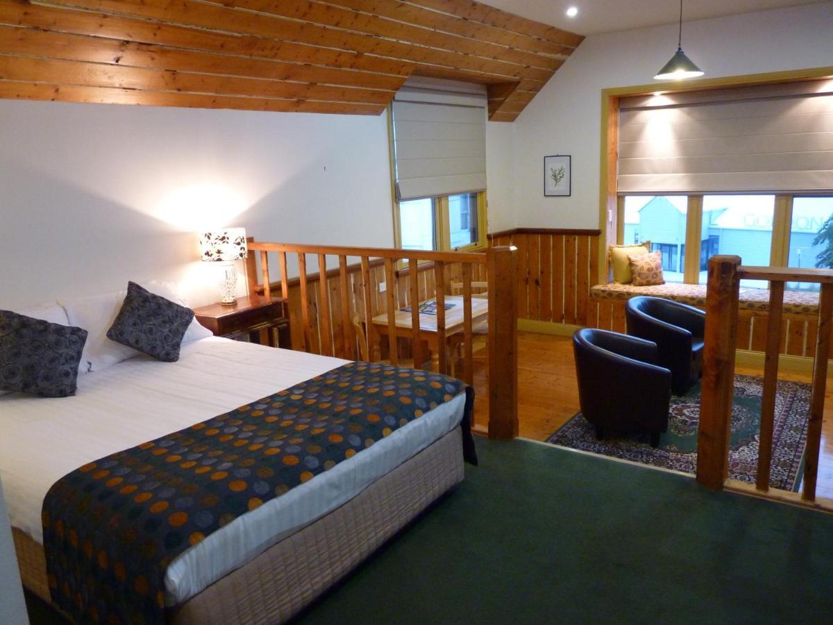 Bushman'S At Strahan Aparthotel Kültér fotó