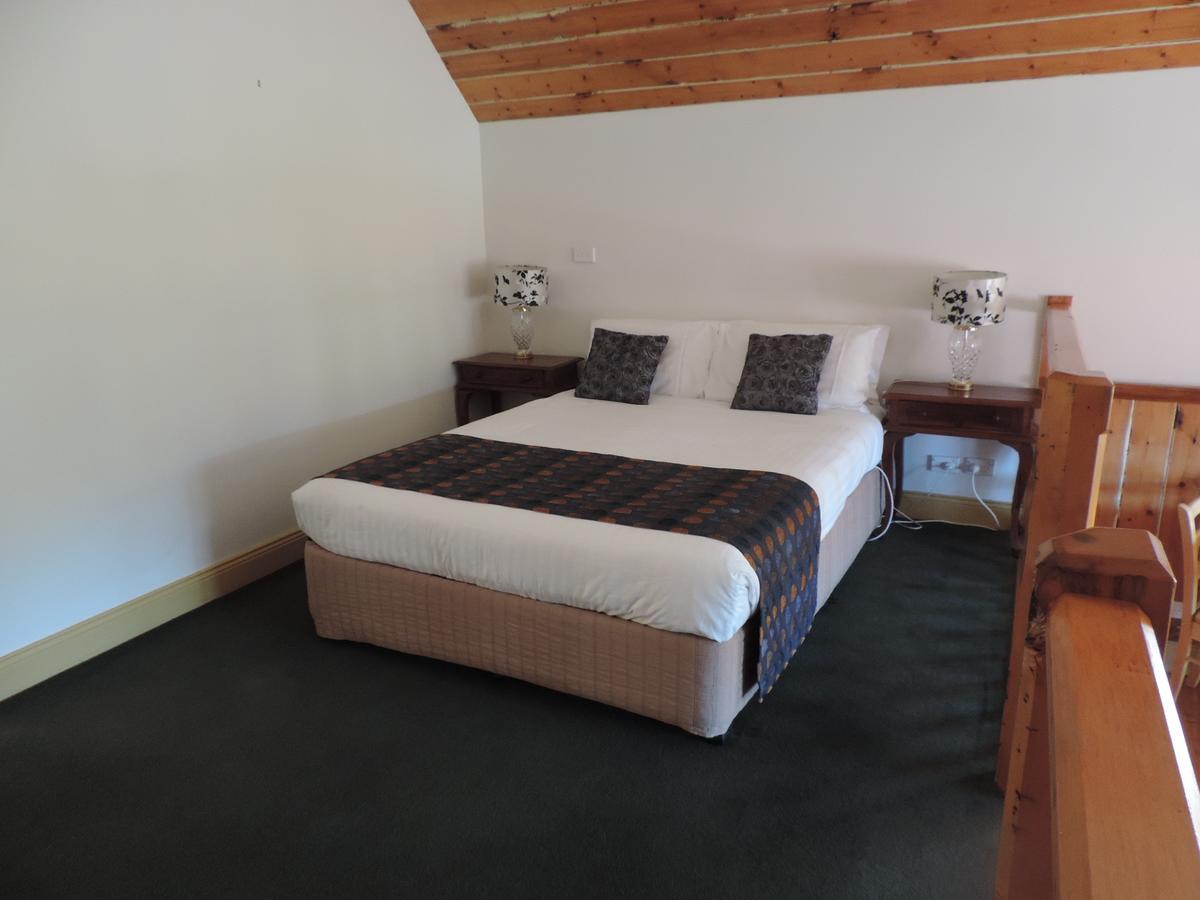 Bushman'S At Strahan Aparthotel Kültér fotó