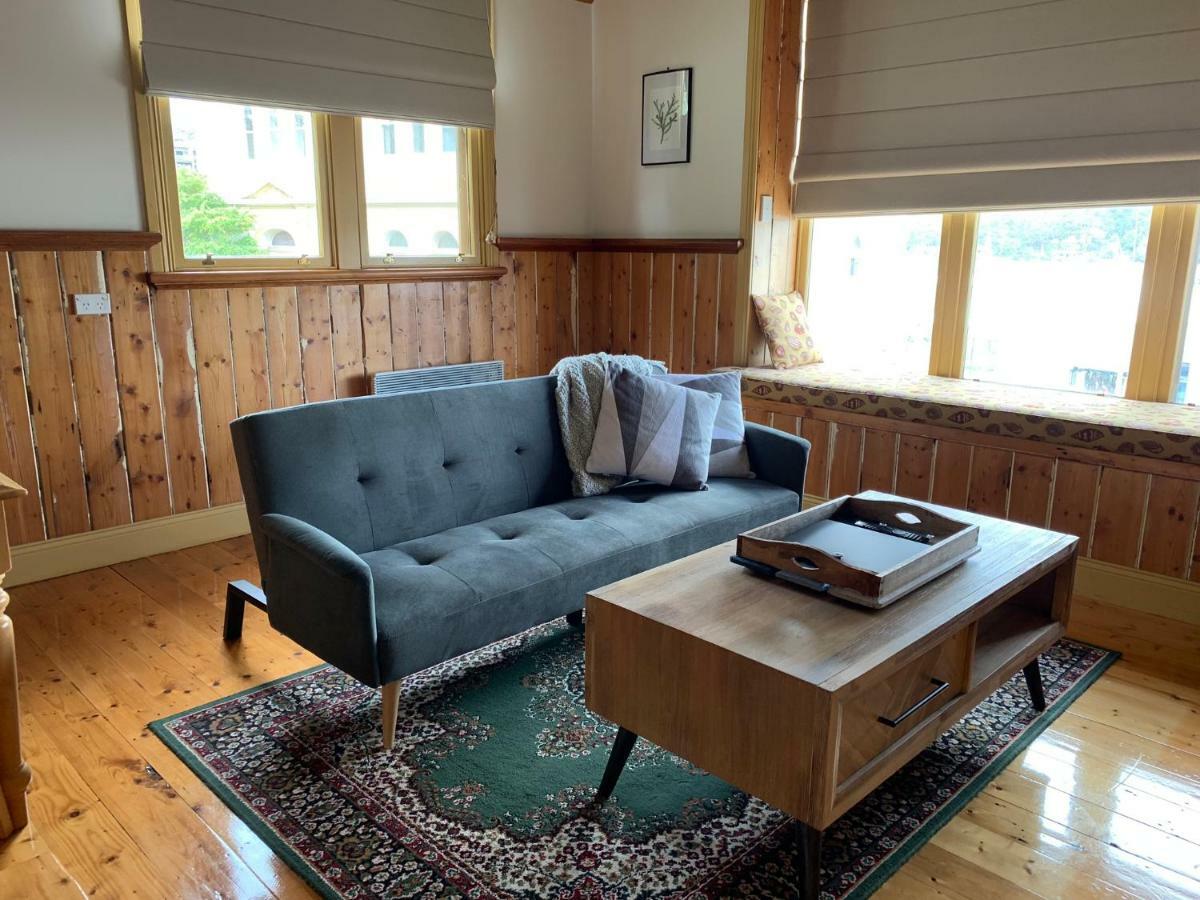 Bushman'S At Strahan Aparthotel Kültér fotó